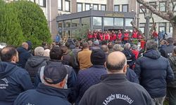 Kadıköy Belediyesi işçileri, ücretlerin geç yatırılmasından şikayetçi!