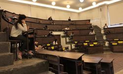 Cumhurbaşkanı kararı ile bir çok fakülte ve enstitü kuruldu, bazıları kapatıldı