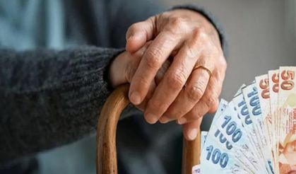 AK Parti'li vekilin 'emekliye zam' açıklaması tartışmaya yol açtı!