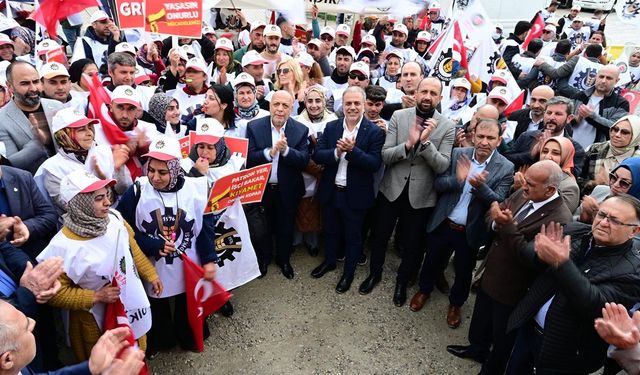 Mahmut Arslan'dan Öz Gıda-İş Sendikası'nın grevde olduğu Lezita işyerine destek ziyareti!