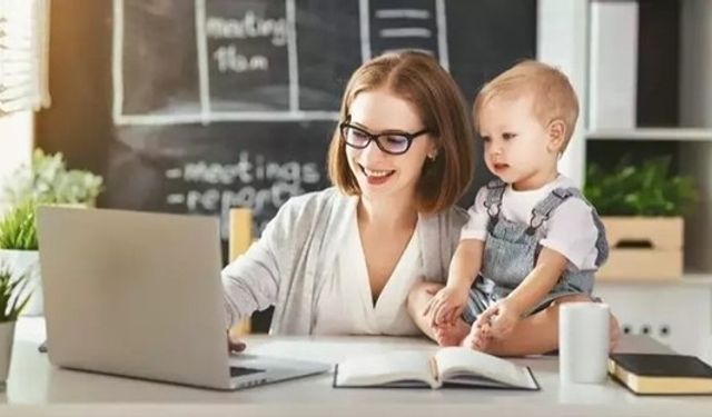 Memur ve işçi annelerin izinleri eşitlenecek!