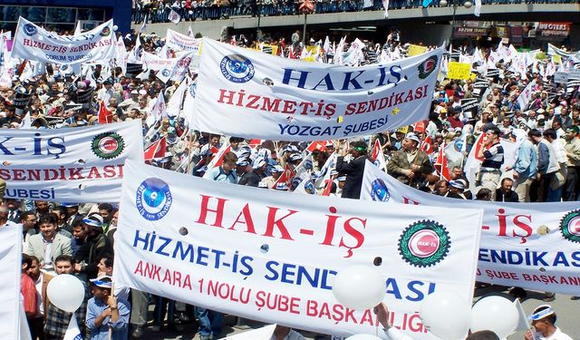 Hizmet-İş Tüm Baskılara Rağmen İşkolunun Zirvesinde