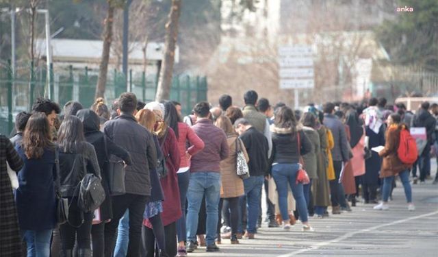 6 ayda 717 bin kişi işsizlik ödeneğine başvurdu