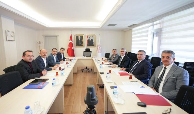 Eğitim Bir-Sen’den norm kadro fazla öğretmenlerle ilgili kritik açıklama
