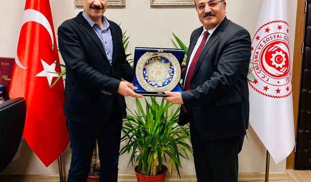 TÜRKSAT Teftiş Kurulu Başkanı Bakan hakkında yaptığı paylaşımları sildi