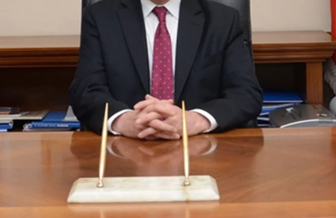 Şampanyalı partiye katılan kamu bankası genel müdürü kim?