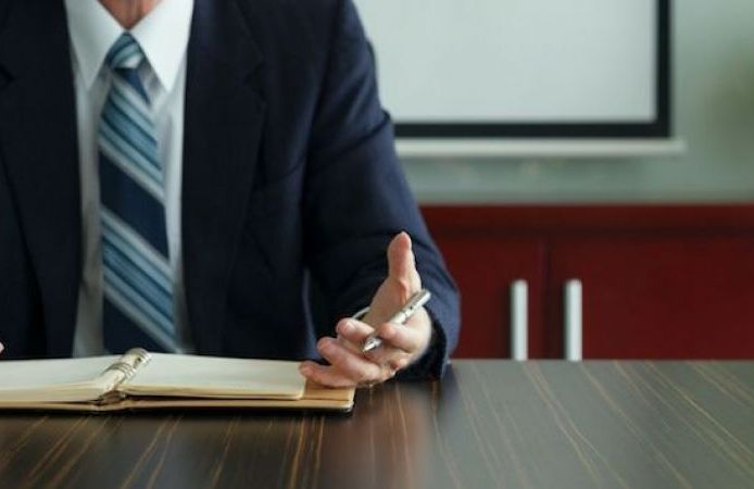 Kudretli bürokratın 'ibretlik' yalnızlığı!