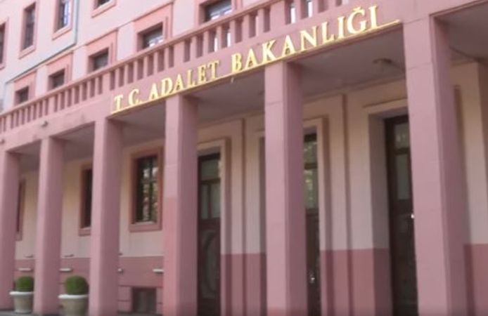 Adalet Bakanlığı 1.500 Zabıt Kâtibi Alacak! İşte detaylar...