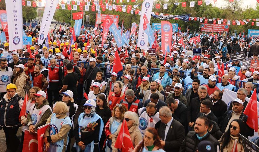 Kamu-Sen 1 Mayıs'ı Ankara Kolej Meydanında kutladı!