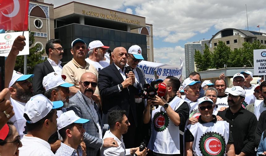 HAK-İŞ, Kamu Çerçeve Protokolü için Hazine ve Maliye Bakanlığı önünde eylem yaptı