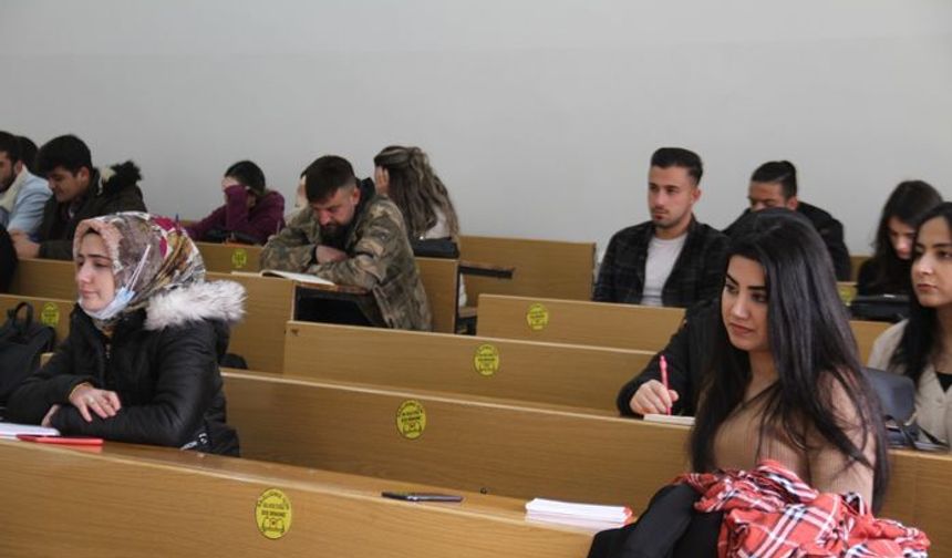 Özvar: Hukukta başarı sıralaması barajı 100 bin olacak
