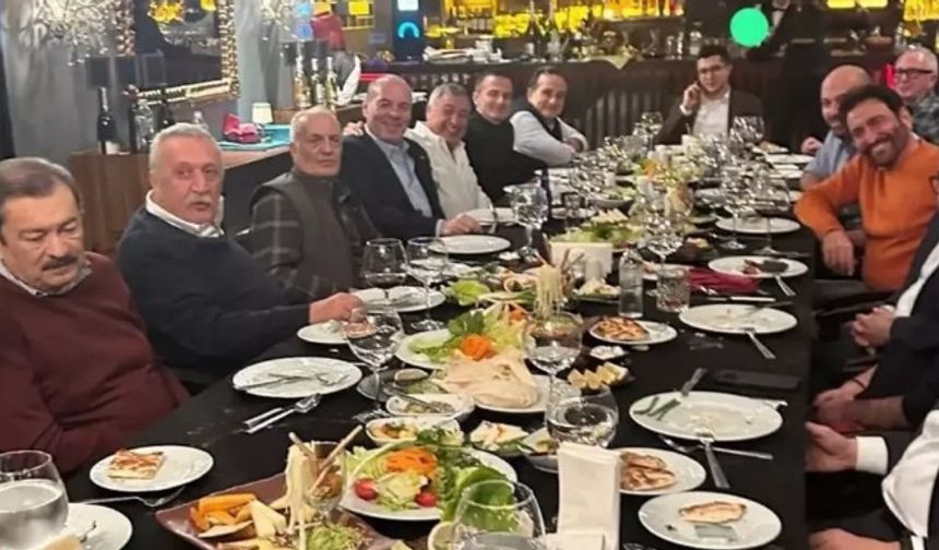 Başsavcı ve avukat oğlu eski ve yeni siyasilerle aynı iş yemeğinde
