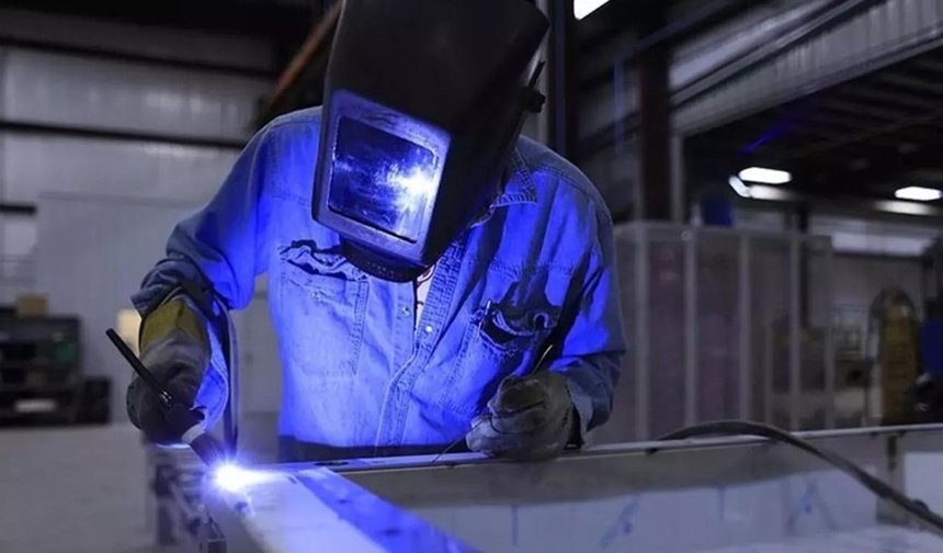 Çalışma hayatında yeni dönem: Tehlikeli mesleklerde 'Belgesiz' dönem kapanıyor!