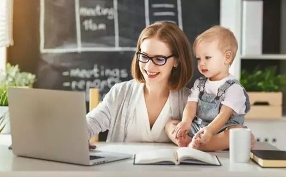 Memur ve işçi annelerin izinleri eşitlenecek!