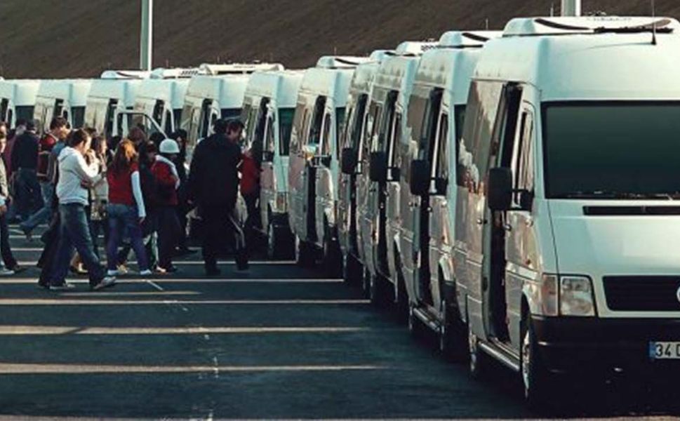 Kamu servis araçlarına yeni düzenleme: Çocuklarda taşınabilecek...