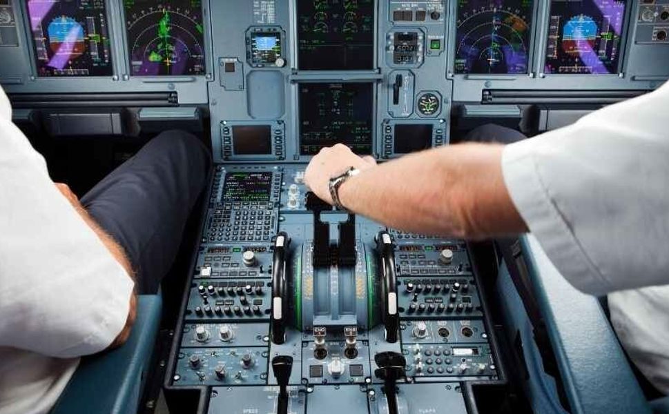 İki pilotun ilginç işten atılma davası!