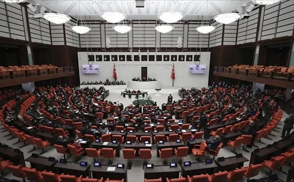 Hükümet 35 maddelik torba teklifi TBMM'ye sundu!