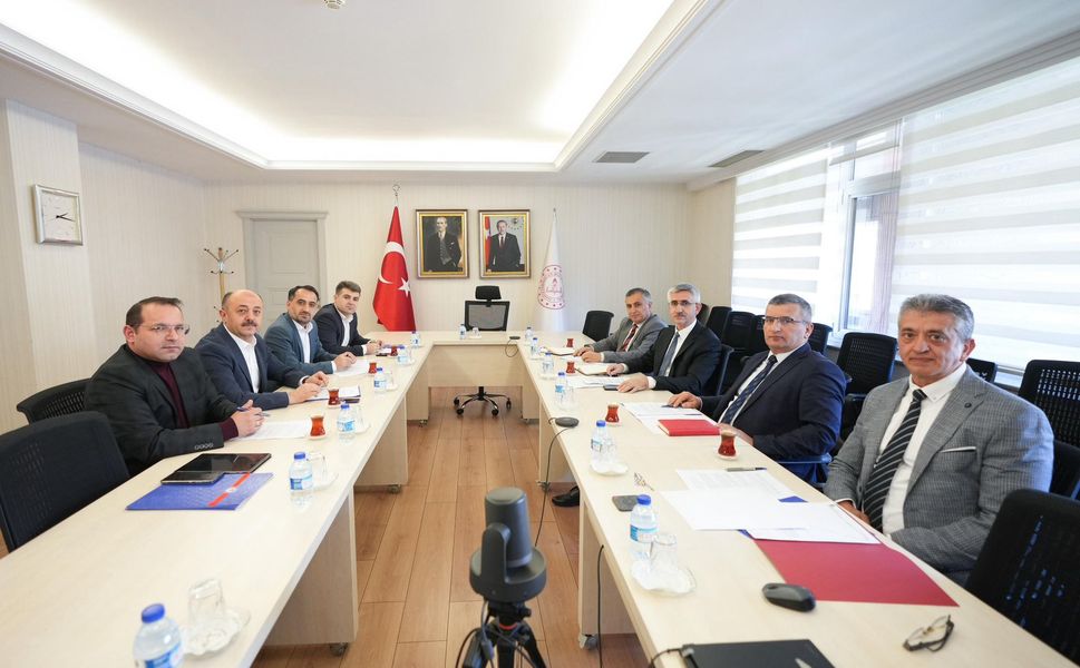 Eğitim Bir-Sen’den norm kadro fazla öğretmenlerle ilgili kritik açıklama