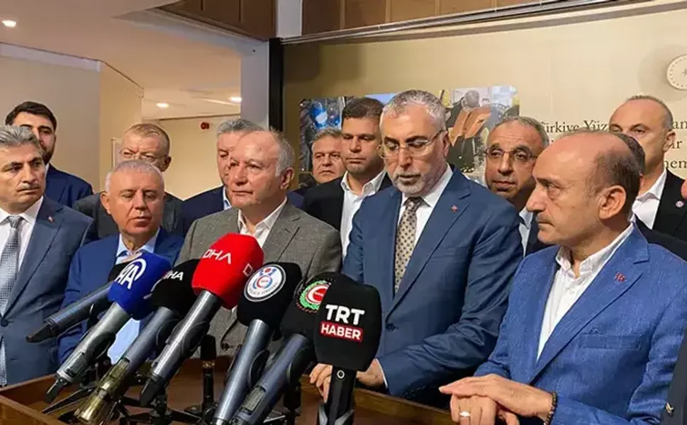 600 bin kamu işçisini ilgilendiren "Kamu Kesimi Toplu İş Sözleşmeleri Çerçeve Anlaşma Protokolü"nün tam metni