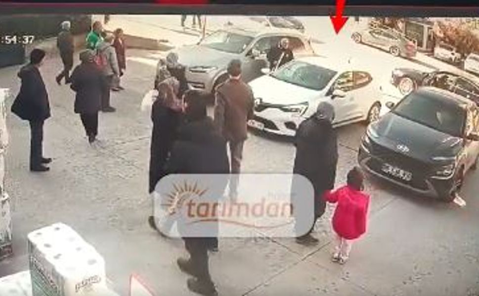 Tarım Kredi Genel Müdürü'nün müşterilerle tartışma görüntüleri şok etti!