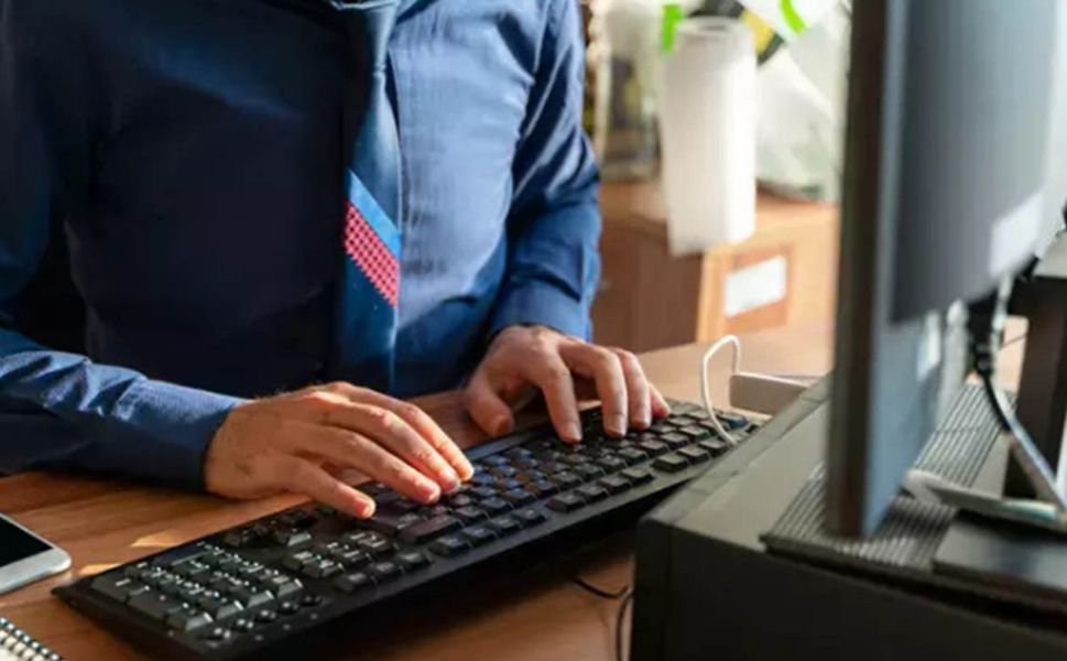 İşçi, memura amir olamayacak