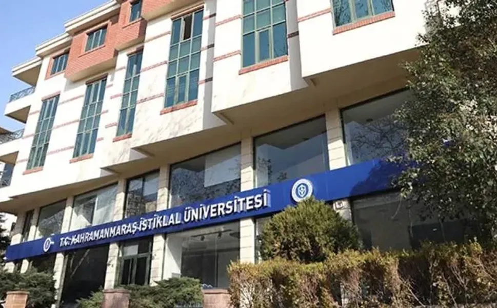 Üniversitenin genel sekreteri 'kendisi' için ilan yayınlamış!