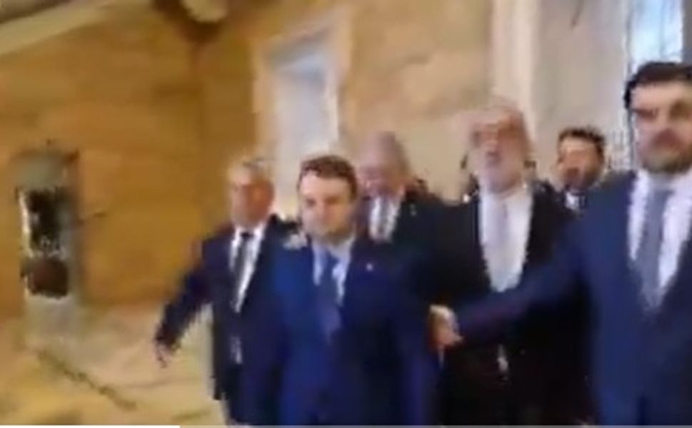 AK Parti Grup Başkan Vekili Yenişehirlioğlu kendisini film setinde zannetmiş