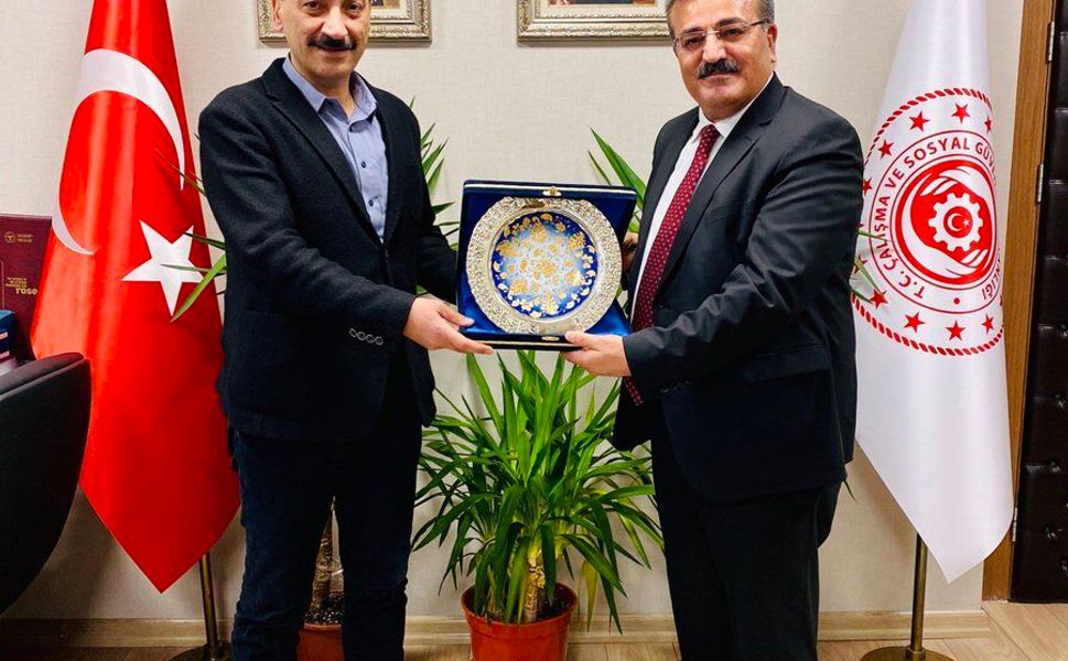 TÜRKSAT Teftiş Kurulu Başkanı Bakan hakkında yaptığı paylaşımları sildi
