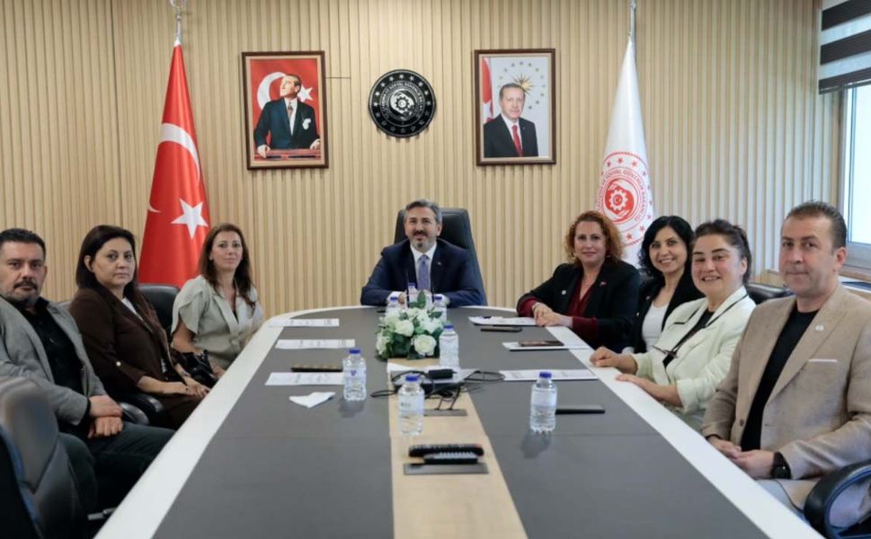 Kademeli emeklilik görüşmesi Bakanlıkta krize neden oldu! Bakan Yardımcısı paylaşımını sildi