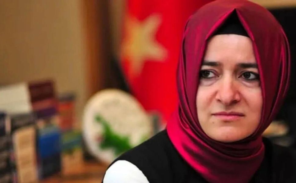 Fatma Betül Sayan Kaya istifa etti!